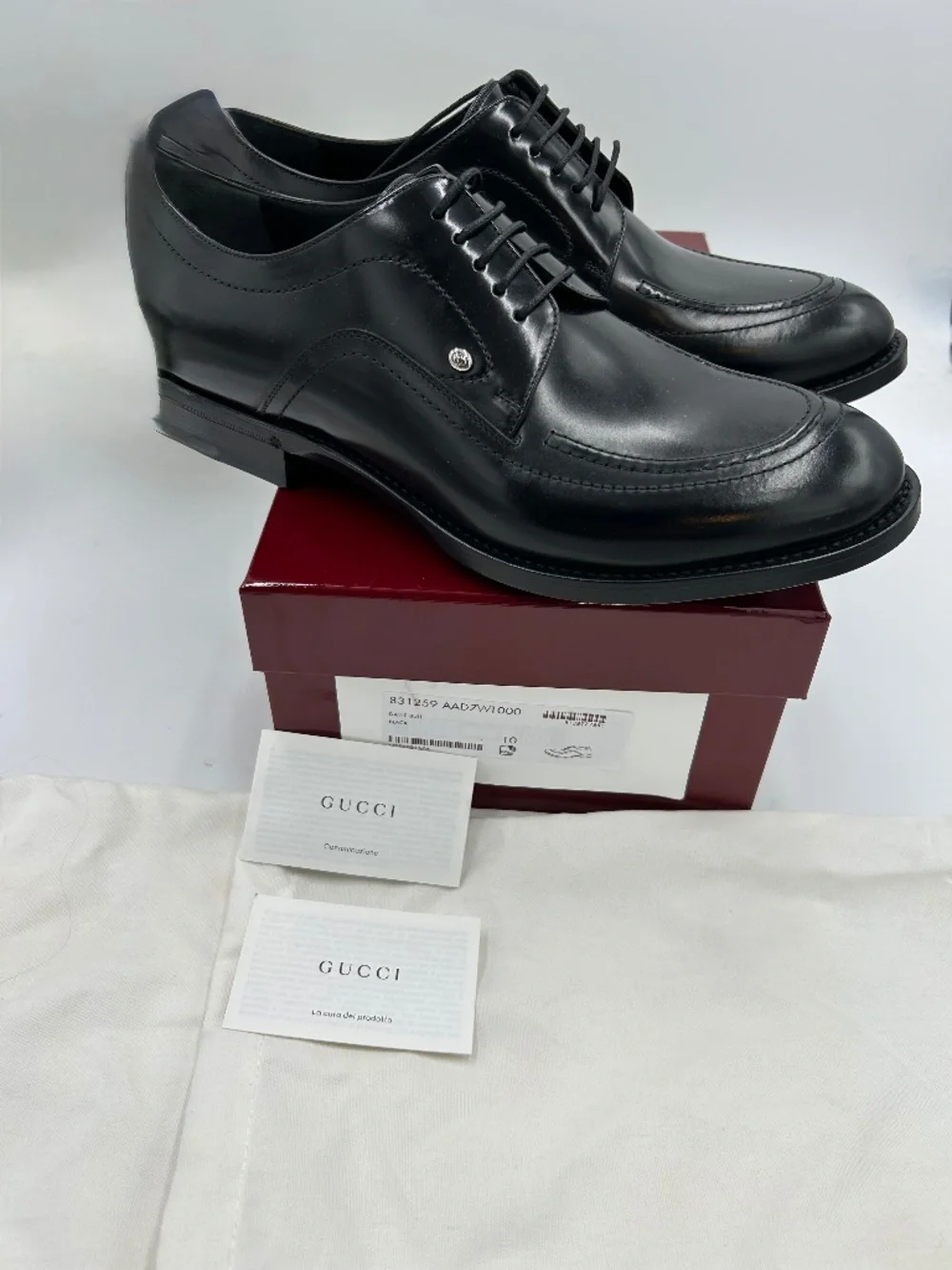 Men’s Gucci Derby Shoes. Size 10/fits 11 US.  Made in Italy.
